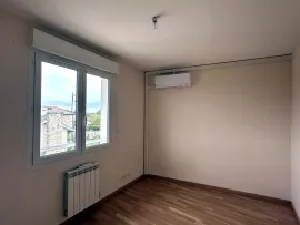 Vente Ensemble de trois duplex avec terrasses et garages
