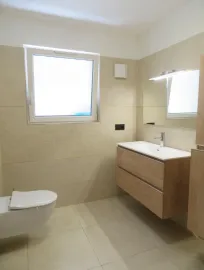 Vente ROQUEBRUNE-SUR-ARGENS - Propriété d'exception 400m² - 4 appartements - 1,2ha