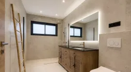 Vente ROQUEBRUNE-SUR-ARGENS - Propriété d'exception 400m² - 4 appartements - 1,2ha