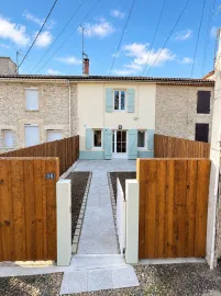 Maison de village en pierre rénovée avec jardin Langon