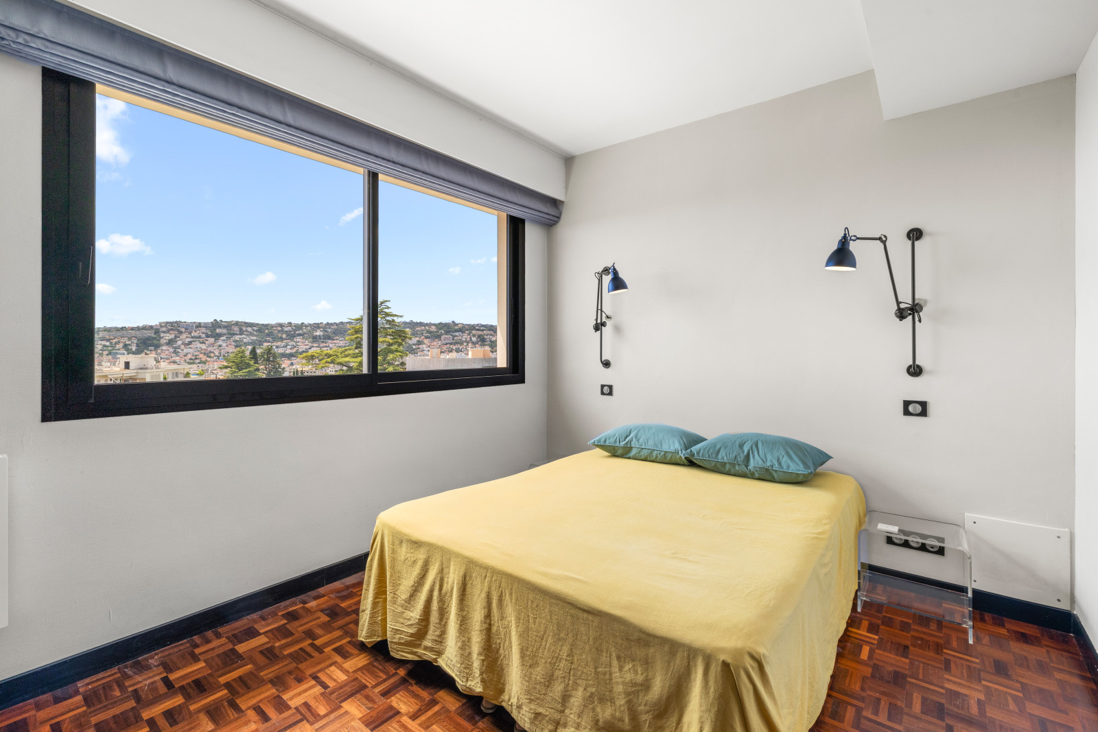 Location Appartement  - 2 pièces  - 72.45 m²