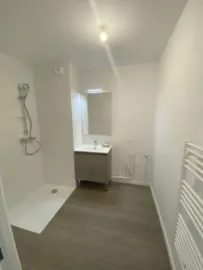 Location Appartement - 3 pièces - 2 chambres 63 m² 🏬