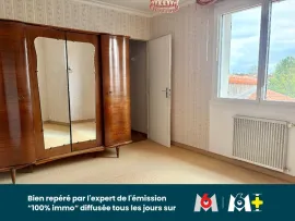 Vente Maison familiale de 150 m² avec double garage, jardin et local commercial de 59 