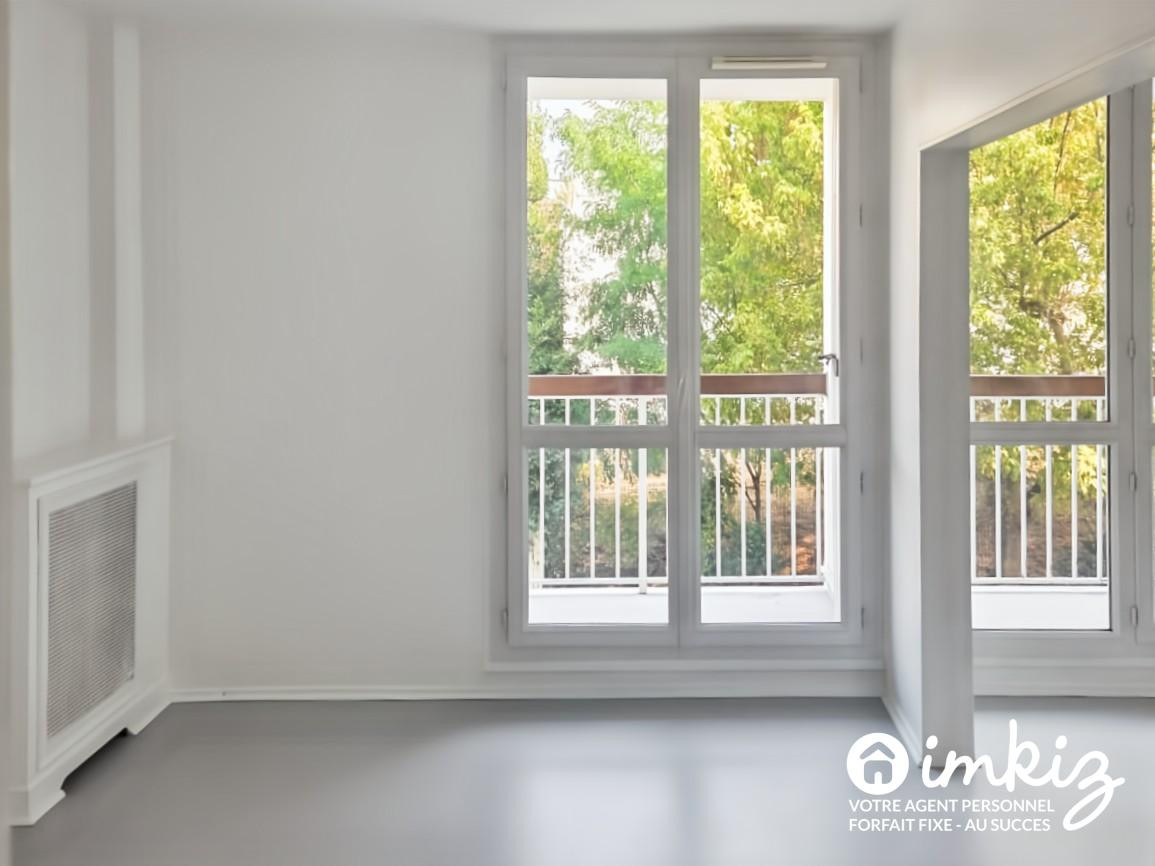 Vente Ivry-sur-Seine  4 pièces avec balcons cave et box