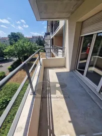 Location F2 AVEC BALCON ET PARKING - PLACE DES VOSGES HOPITAL CENTRAL