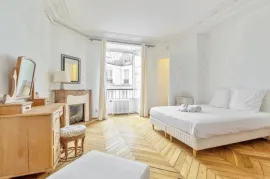 Location A Superb Five-Room Apartment for Families in Saint-Germain-des-Prés