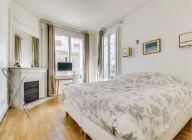 Location A Comfortable Three-Room Apartment in Auteuil Sud – Rue de Civry
