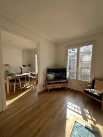 Location A Comfortable Three-Room Apartment in Auteuil Sud – Rue de Civry