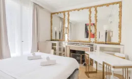Location A Spacious Family Apartment Near the Jardins du Ranelagh