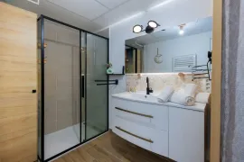Location T2 meublé neuf, balcon et parking