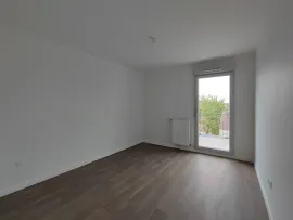 Location Livry à louer 3 pièces avec balcon et parking double