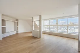 Location A Breathtaking View – Avenue Montaigne