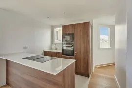 Location A Breathtaking View – Avenue Montaigne