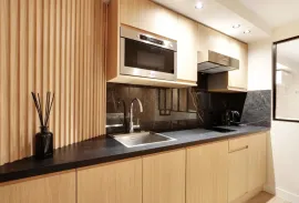 Location A Renovated Furnished Apartment on Rue Saint André des Arts