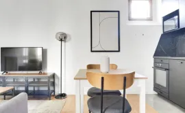 Location A Bright Two-Room Apartment Near Saint-Germain-des-Prés
