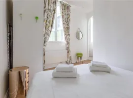 Location A Luxury Two-Bedroom Apartment Steps from the Louvre
