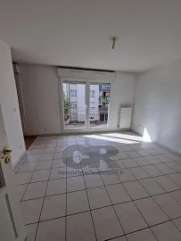 Location A LOUER F2 avec box en sous-sol