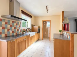 Vente Maison de plain-pied 4 chambres avec piscine sur 1 000 m²