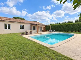Vente Maison de plain-pied 4 chambres avec piscine sur 1 000 m²