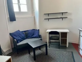 Location Studio Bauhaus Paris Etoile 17m2 - 4m sous plafond