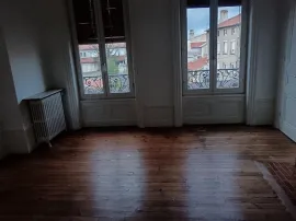 Location Beau F3 115 m² situé à côté de la gare Châteaureux