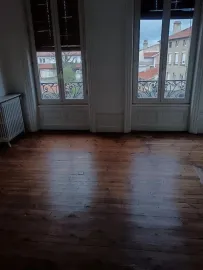 Location Beau F3 115 m² situé à côté de la gare Châteaureux