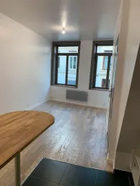 Location Studio Vieux Lille 25 m² Rue du Metz