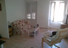 Beau studio meublé 36m² avec balcon calme lumineux Marseille 6e