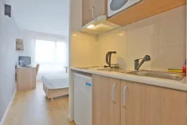 Location Studios rénovés 20 m2 / Maison des chercheurs