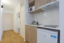Location Studios rénovés 20 m2 / Maison des chercheurs