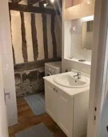 Location Beau F1BIS meublé Rue Saint Patrice avec parking