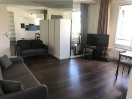 Location Grand studio meublée refait à neuf