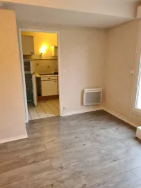 Location F2 dans résidence de standing