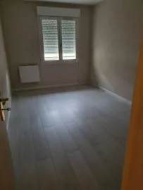 Location F2 dans résidence de standing