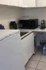 Location F1 avec balcon, équipement complet