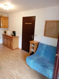 Location T2 aux pieds des pistes avec vue sur la montagne