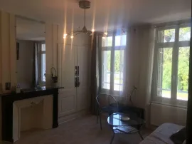Location Appart meublé+ cour centre Henriville prox gare