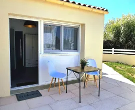 Location Charmant studio meublé, entièrement neuf