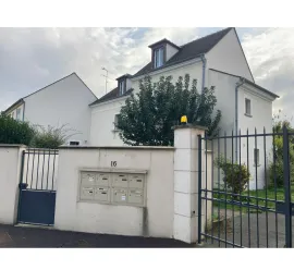 Location Studio RDC avec jardin et terrasse
