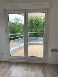 Location Appartement avec balcon + parking