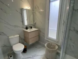 Location Colocation pour 5 de 100m² refait à neuf