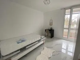 Location Colocation pour 5 de 100m² refait à neuf