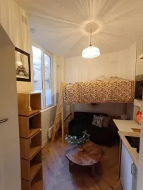 Beau studio meublé 11m² Clichy Cosy Nest Paris 9e