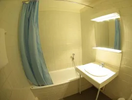 Location Beau studio meublé 30m² refait à neuf avec parking