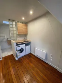Location Beau studio métro Jasmin - 13 m²