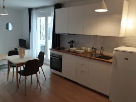 Location Studio meublé bien agencé avec terrasse spacieuse