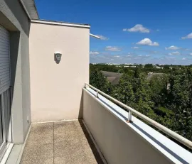 Location Studio meublé rénové 33 m² avec terrasse de 7m²