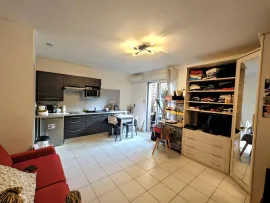 Location Studio 26 m² terrasse – Rue Coupefer (bail 2 mois)