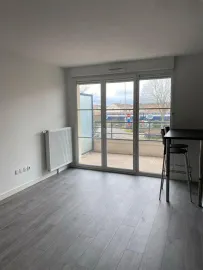 Location Appartement 50m2, bon état à proximité de la Gare