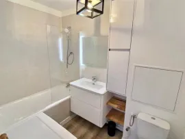 Location T2 rénové 20éme Arrondissement de Paris.